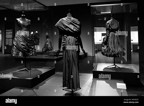 christobal Balenciaga exhibition